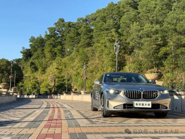 创新纯电动BMW i5，如何“舞”动人心？-有驾