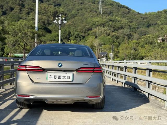 创新纯电动BMW i5，如何“舞”动人心？-有驾